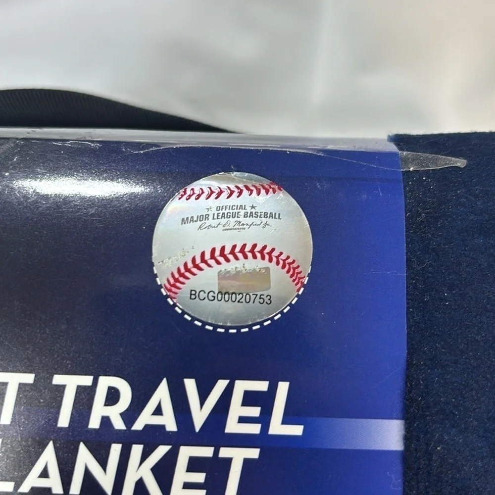 MLB New York Yankees Hexagon Stripe Picnic Blanket 60x72” travel blanket